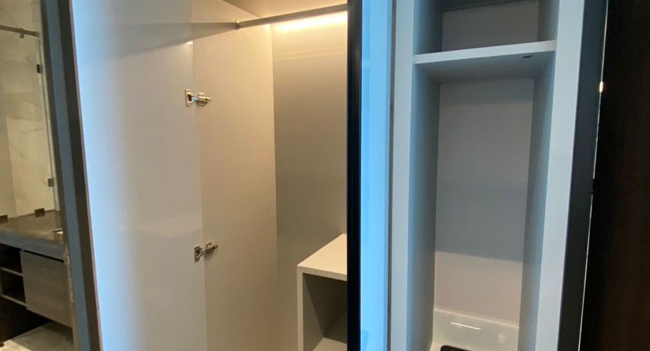 For rent 3 ベッドルーム condo in Sathon, Bangkok
