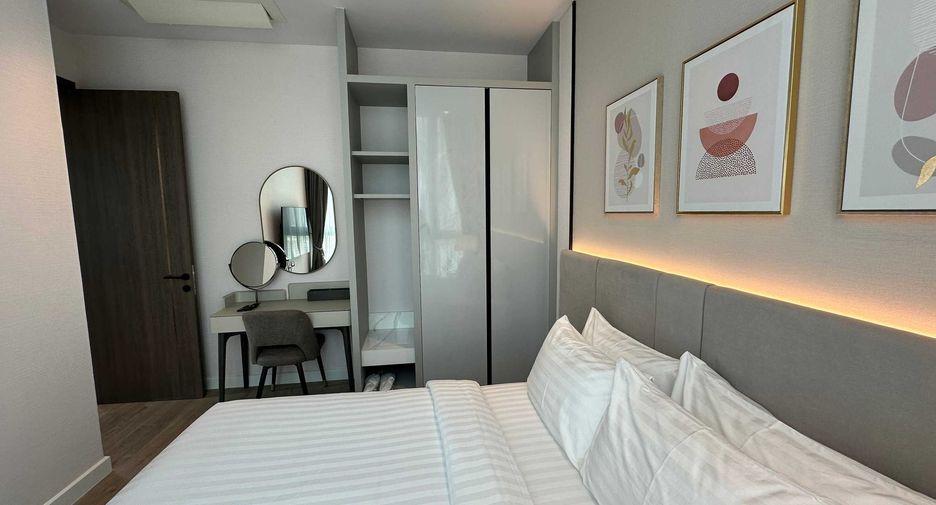 For rent 3 bedrooms condo in Sathon, Bangkok