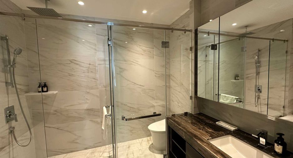 For rent 3 bedrooms condo in Sathon, Bangkok