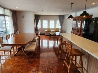 For rent 3 bedrooms condo in Pathum Wan, Bangkok