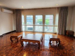 For rent 3 bedrooms condo in Pathum Wan, Bangkok