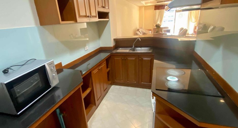 For rent 3 bedrooms condo in Watthana, Bangkok