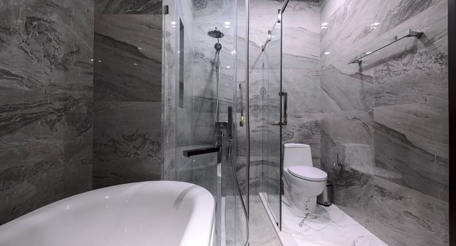 For rent and for sale 2 bedrooms condo in Khlong Toei, Bangkok