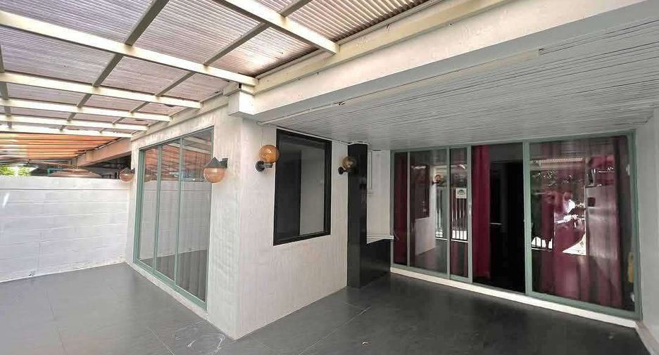 For rent 3 ベッドルーム townhouse in Watthana, Bangkok