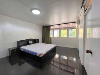 Casa adosada en alquiler de 3 habitaciones en Watthana, Bangkok