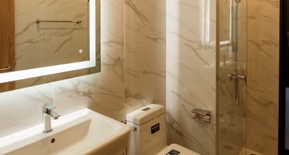 For rent 3 bedrooms condo in Pathum Wan, Bangkok