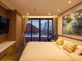 For rent 3 bedrooms condo in Pathum Wan, Bangkok