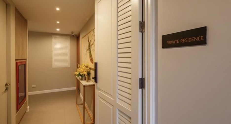 For rent 3 bedrooms condo in Pathum Wan, Bangkok