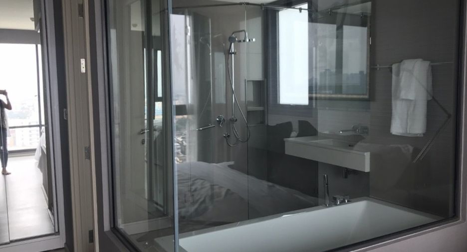 Condo en alquiler de 2 habitaciones en Khlong Toei, Bangkok