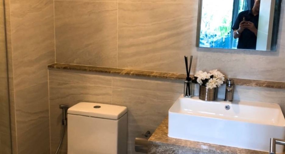 For rent 2 bedrooms condo in Khlong Toei, Bangkok