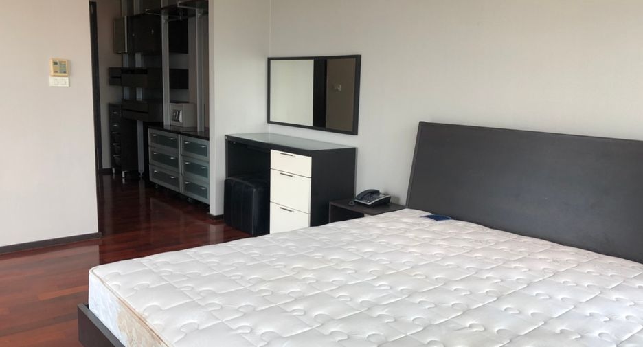 For rent 2 ベッドルーム condo in Watthana, Bangkok