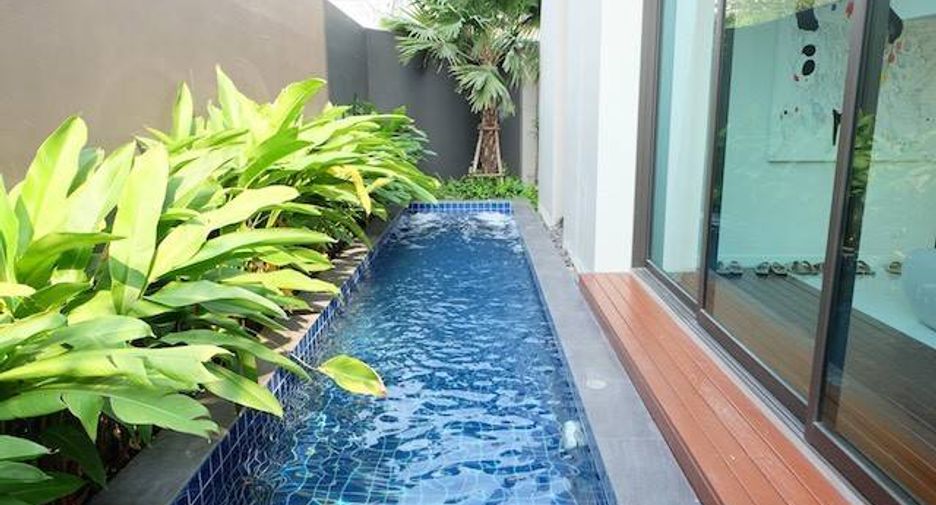 For rent 3 bedrooms house in Watthana, Bangkok