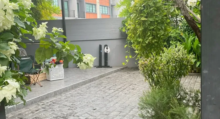 Продажа 3 спальни дом в Чом Тхонг, Бангкок
