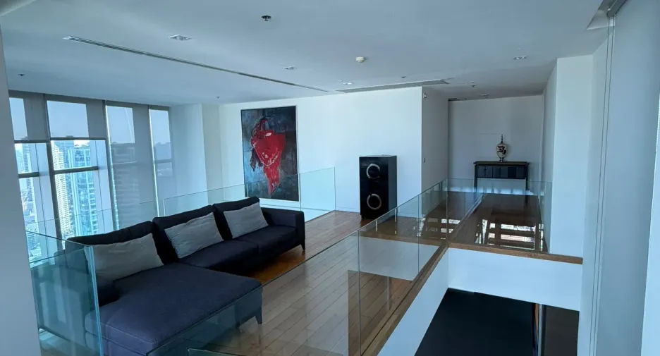 For sale 4 bedrooms condo in Sathon, Bangkok