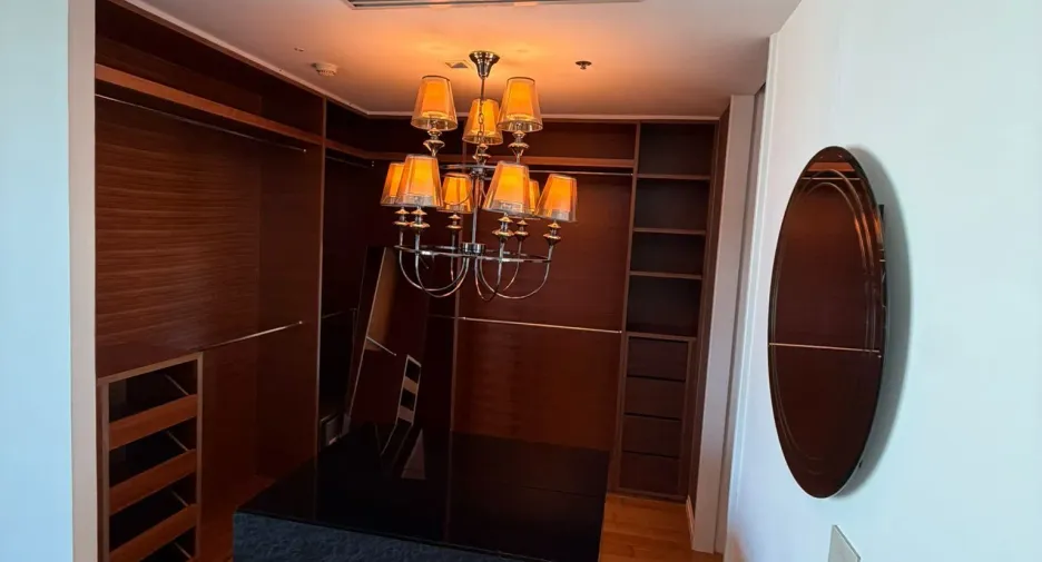 For sale 4 bedrooms condo in Sathon, Bangkok