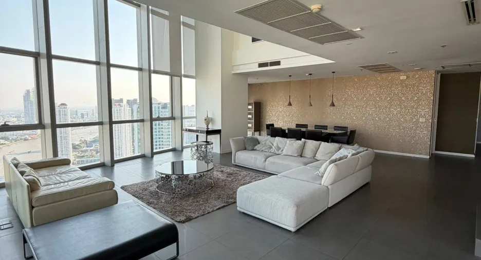 For sale 4 bedrooms condo in Sathon, Bangkok