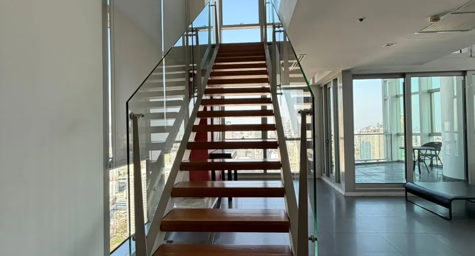 For sale 4 bedrooms condo in Sathon, Bangkok