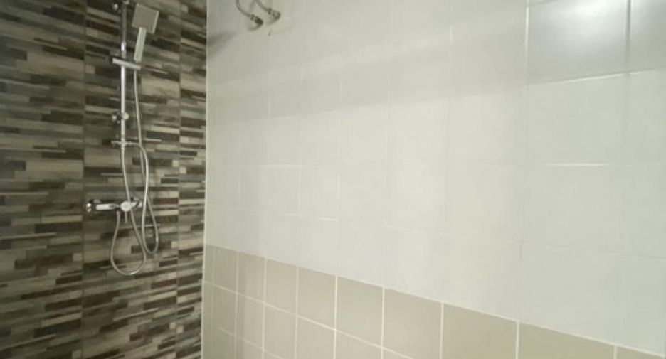 For rent 3 bedrooms condo in Yan Nawa, Bangkok