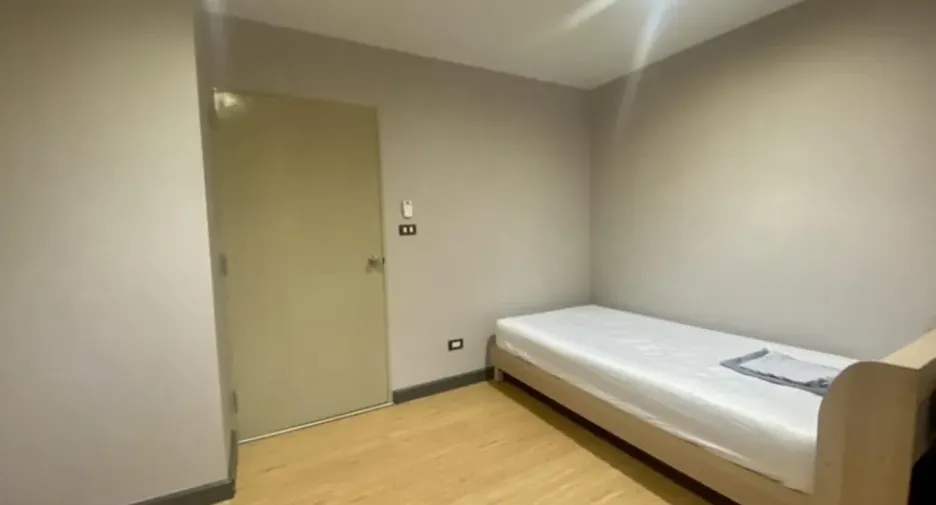 For rent 3 bedrooms condo in Yan Nawa, Bangkok