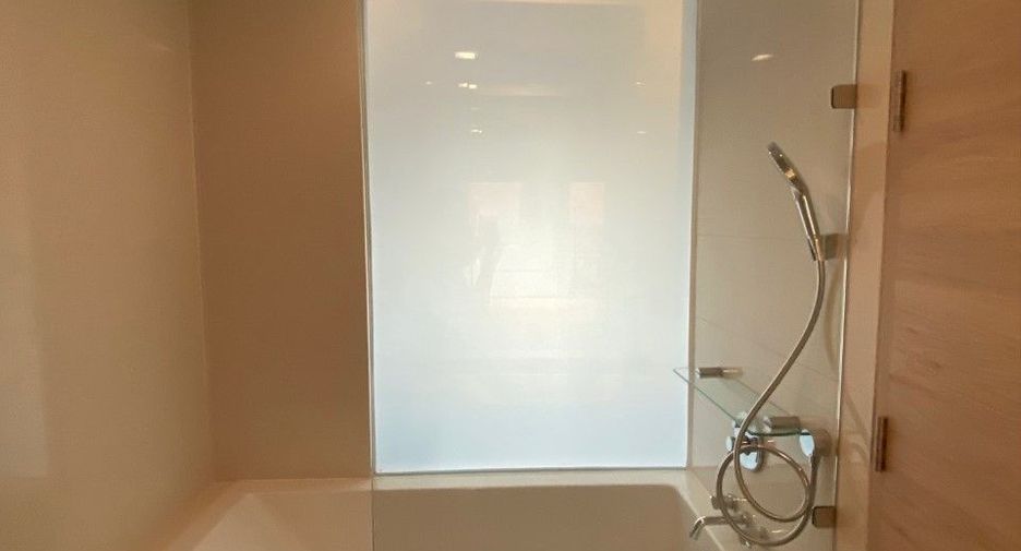 Condo en alquiler de 2 habitaciones en Khlong Toei, Bangkok