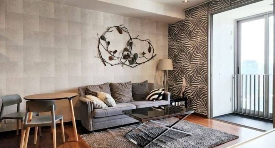 For rent 2 bedrooms condo in Khlong Toei, Bangkok