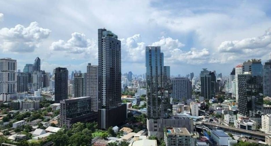 For rent 2 bedrooms condo in Khlong Toei, Bangkok