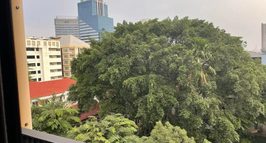 For rent 1 bed condo in Khlong Toei, Bangkok