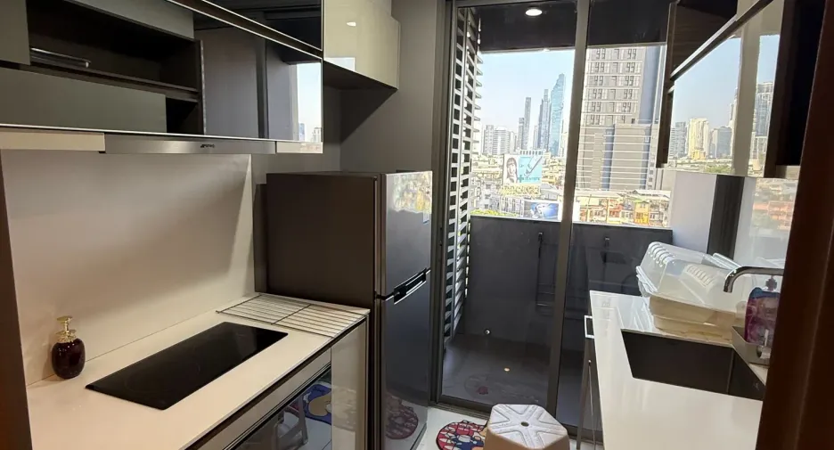 Condo en alquiler de 1 habitaciones en Bang Rak, Bangkok