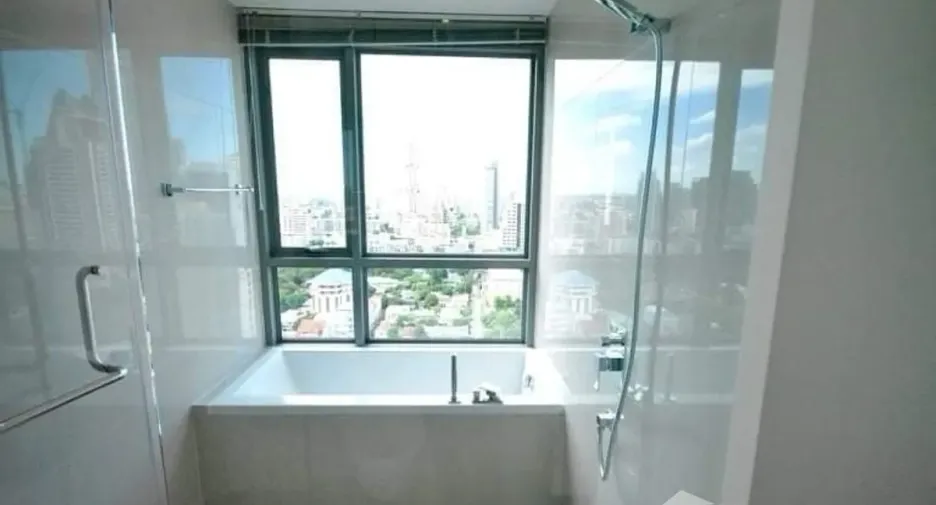 For sale and for rent 2 bedrooms condo in Watthana, Bangkok