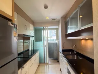 For rent 2 bedrooms apartment in Khlong Toei, Bangkok
