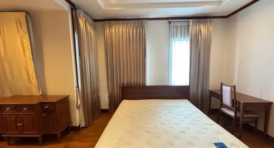 For rent 2 bedrooms apartment in Khlong Toei, Bangkok