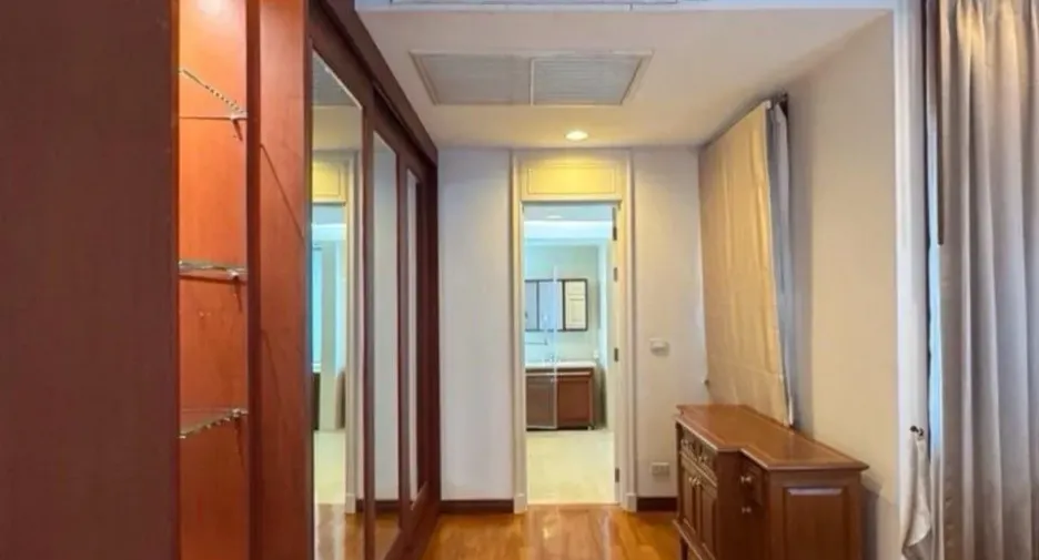 For rent 2 bedrooms apartment in Khlong Toei, Bangkok