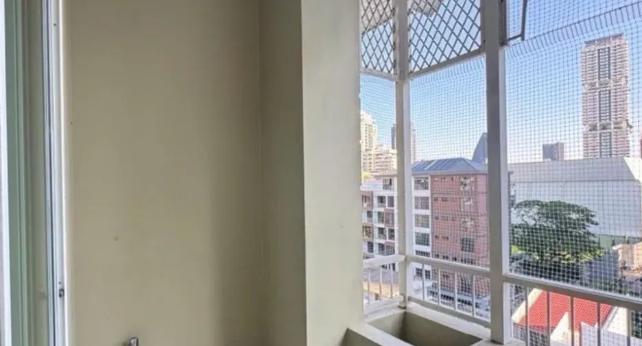 For rent 2 bedrooms apartment in Khlong Toei, Bangkok