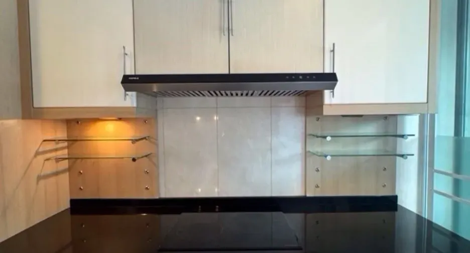 For rent 2 bedrooms apartment in Khlong Toei, Bangkok