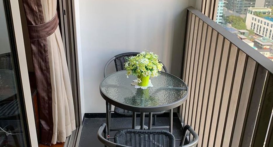 For rent 2 bedrooms condo in Khlong Toei, Bangkok