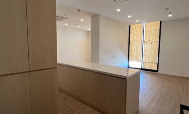 Condo en venta y en alquiler de 2 habitaciones en Watthana, Bangkok