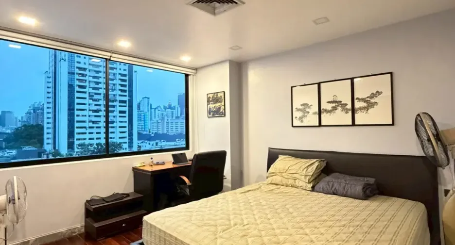 For sale 3 bedrooms condo in Watthana, Bangkok