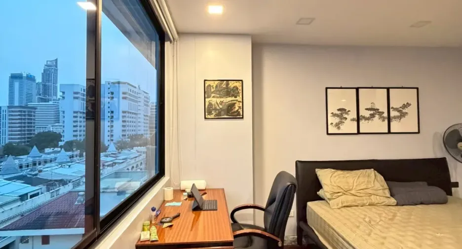 For sale 3 bedrooms condo in Watthana, Bangkok