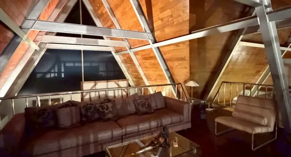 For sale 3 bedrooms condo in Watthana, Bangkok