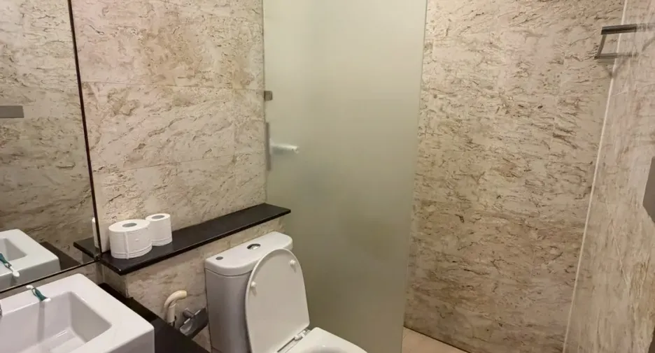 For sale 3 bedrooms condo in Watthana, Bangkok