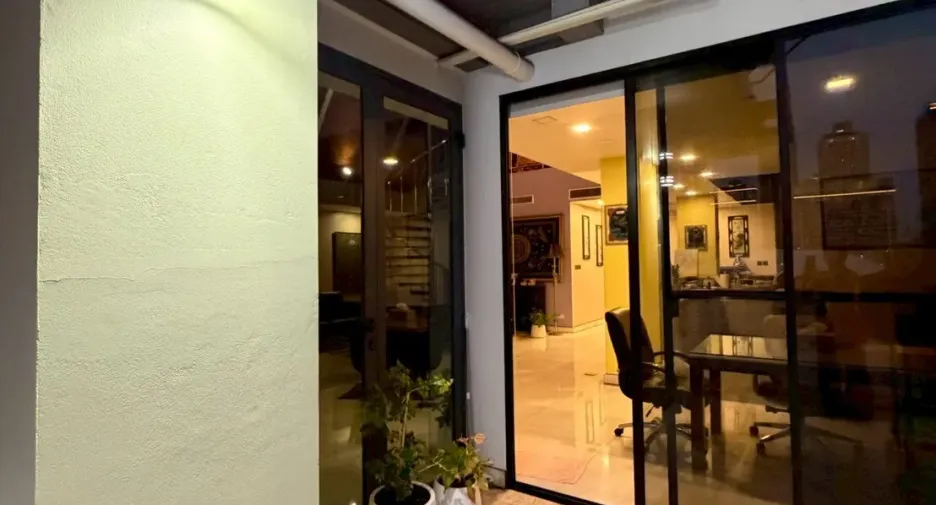 For sale 3 bedrooms condo in Watthana, Bangkok