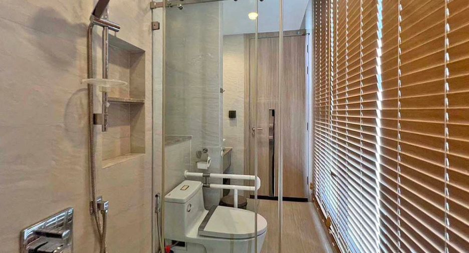 For rent 2 bedrooms condo in Pathum Wan, Bangkok