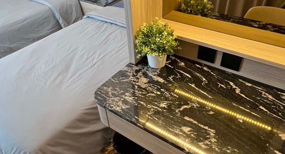 For rent 2 bedrooms condo in Pathum Wan, Bangkok