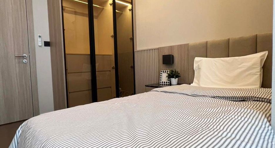 For rent 2 bedrooms condo in Pathum Wan, Bangkok