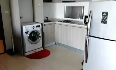 For rent 2 bedrooms condo in Huai Khwang, Bangkok