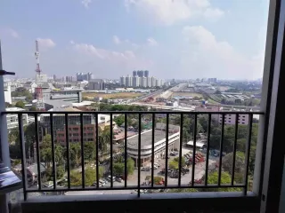 For rent 2 bedrooms condo in Huai Khwang, Bangkok