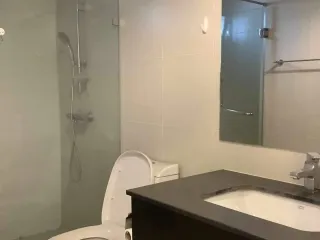 For rent 2 bedrooms condo in Huai Khwang, Bangkok