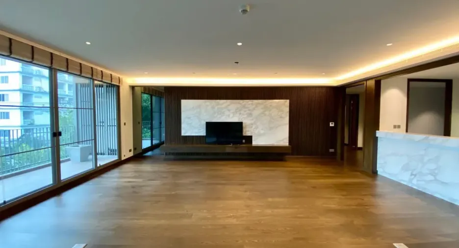 Condo en alquiler de 3 habitaciones en Yan Nawa, Bangkok