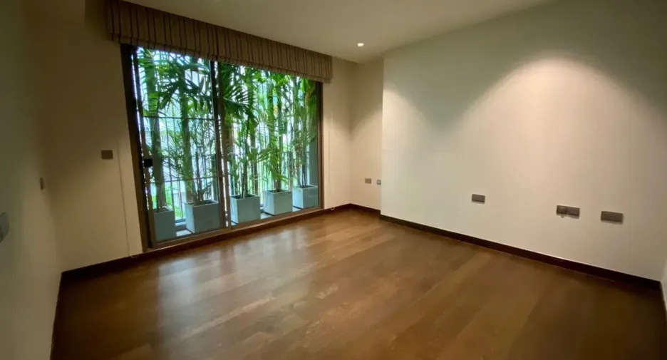 Condo en alquiler de 3 habitaciones en Yan Nawa, Bangkok