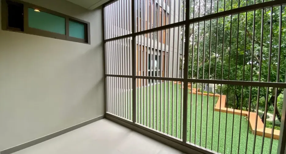 Condo en alquiler de 3 habitaciones en Yan Nawa, Bangkok